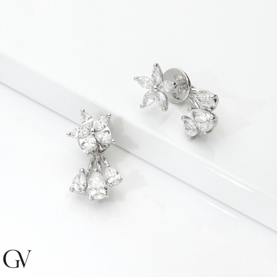 Earrings in white gold 18k with pear shaped diamonds