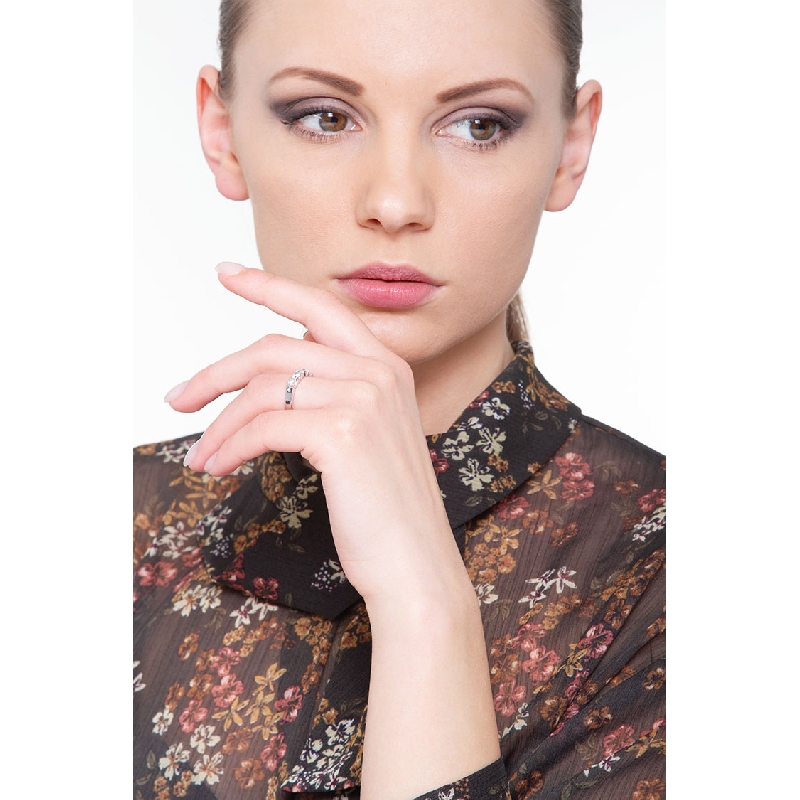 5 diamonds half eternity ring in white gold 18k 5 diamonds half eternity ring in white gold 18k