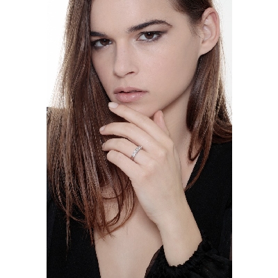 White gold 18k 5 stones ring with diamonds 0,90 ct