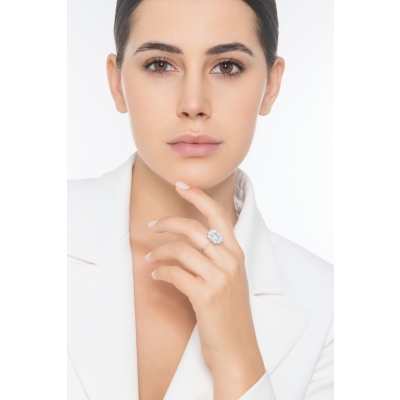 Rectangular aquamarine and diamonds ring 