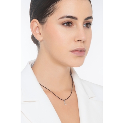 Pendant with initial letter L in uppercase in 18k white gold