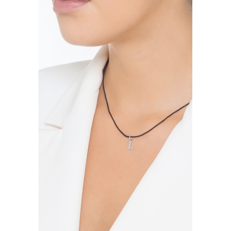 Pendant with initial letter L in uppercase in 18k white gold