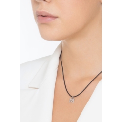 Pendant with initial letter in M uppercase in 18k white gold 2