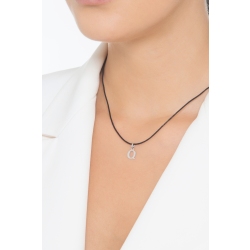 Pendant with initial letter Q uppercase in 18k white gold 2