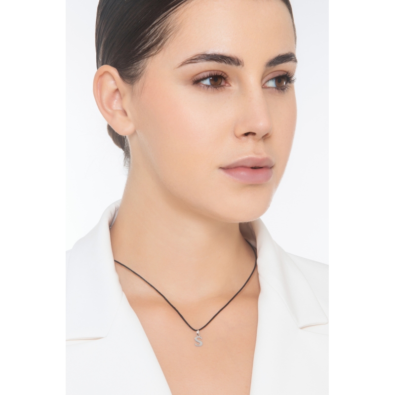 Pendant with initial letter S uppercase in 18k white gold