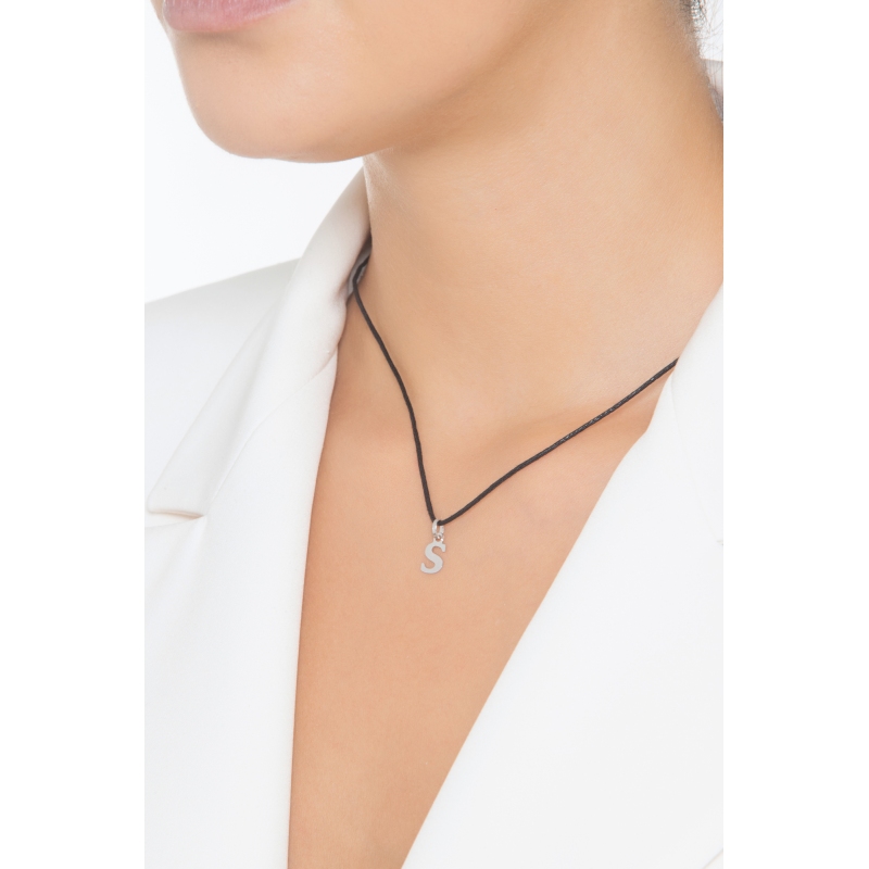 Pendant with initial letter S uppercase in 18k white gold
