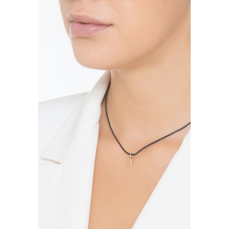 Pendant with initial letter J in uppercase in 18k yellow gold