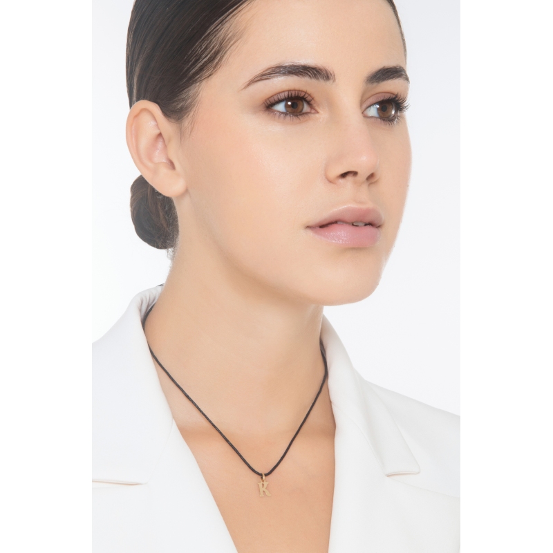 Pendant with initial letter E  in uppercase in 18k yellow gold