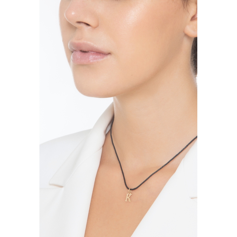 Pendant with initial letter E  in uppercase in 18k yellow gold