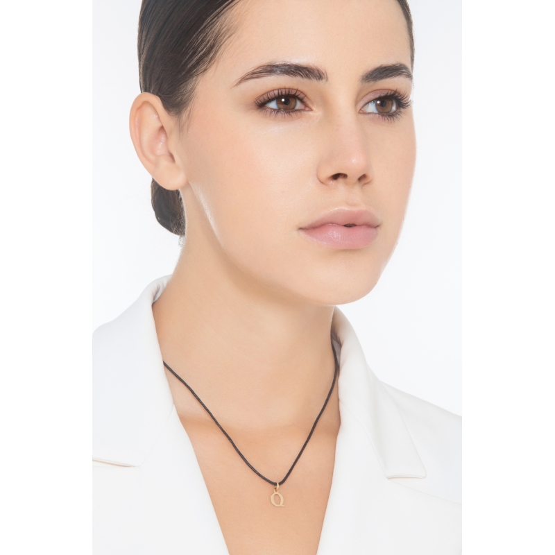 Pendant with initial letter Q in uppercase in 18k yellow gold Pendant with initial letter Q in uppercase in 18k yellow gold