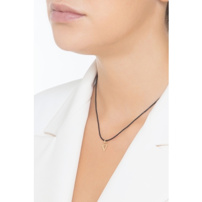 Pendant with initial letter V in uppercase in 18k yellow gold