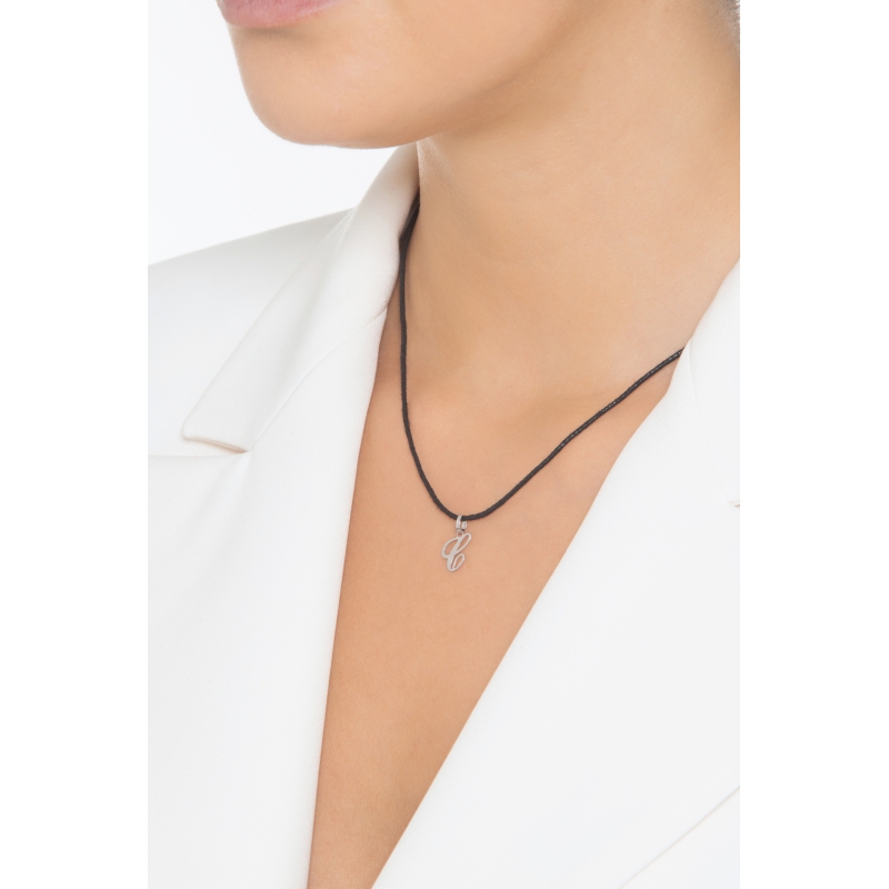 Pendant with initial letter C in italic in 18k white gold