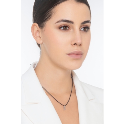 Pendant with initial letter H in italic in 18k white gold