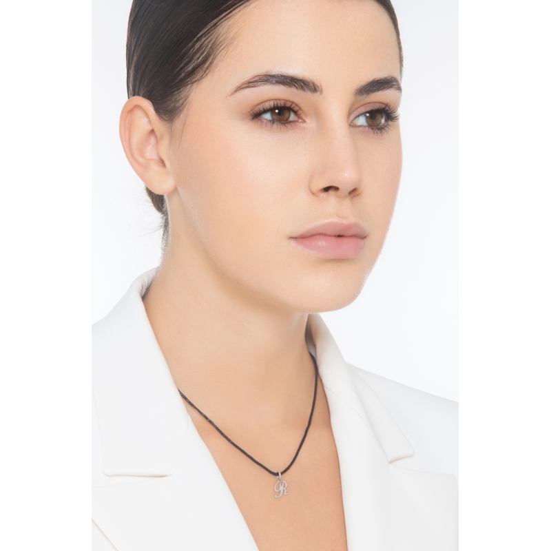 Pendant with initial letter R in italic in 18k white gold