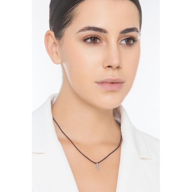 Pendant with initial letter V in italic in 18k white gold