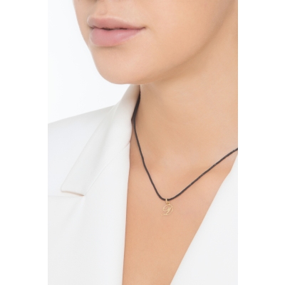 Pendant with initial letter D in italic in 18k yellow gold