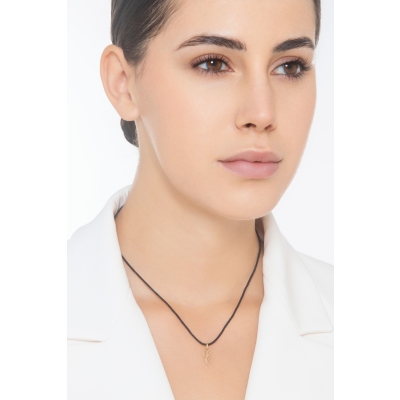 Pendant with initial letter E in italic in 18k yellow gold