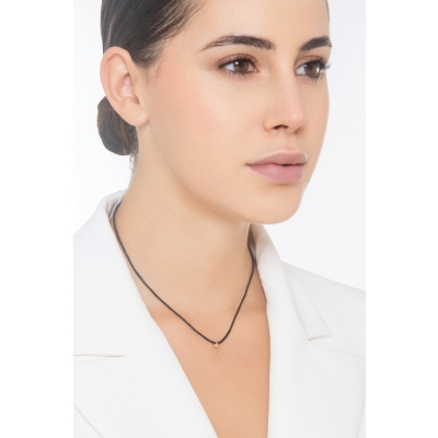 Pendant with initial letter I in italic in 18k yellow gold