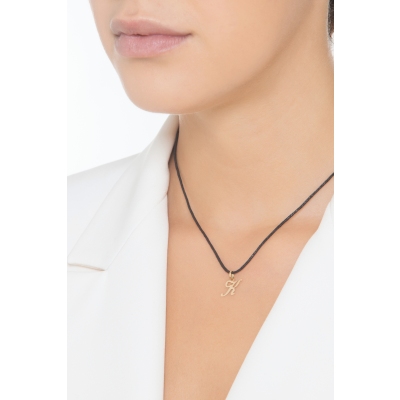 Pendant with initial letter K in italic in 18k yellow gold