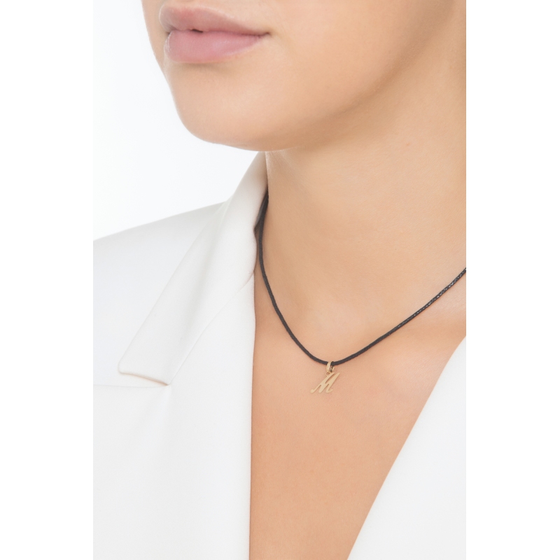 Pendant with initial letter M in italic in 18k yellow gold
