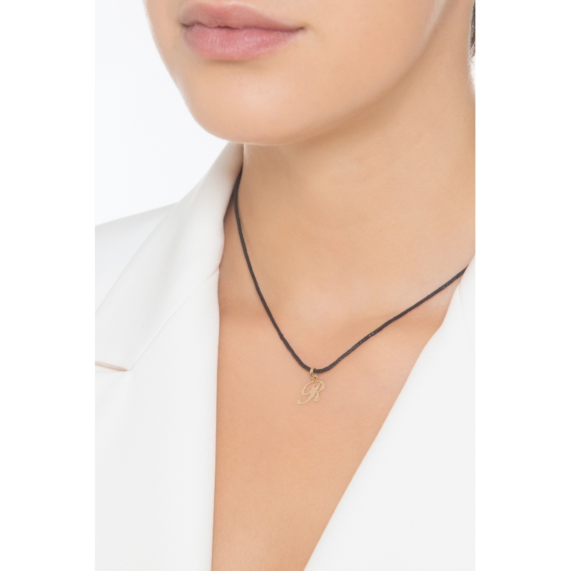 Pendant with initial letter R in italic in 18k yellow gold Pendant with initial letter R in italic in 18k yellow gold