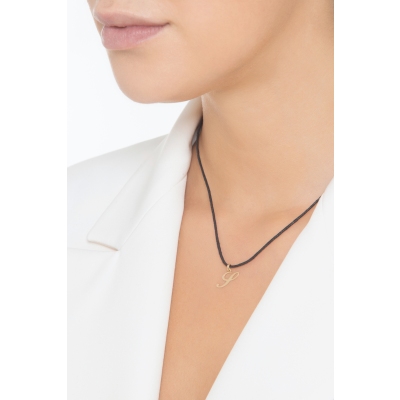 Pendant with initial letter S in italic in 18k yellow gold