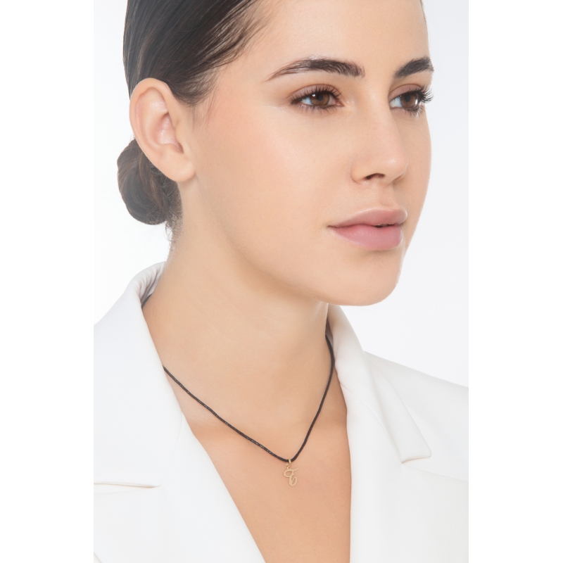 Pendant with initial letter in italic in 18k yellow gold Pendant with initial letter in italic in 18k yellow gold