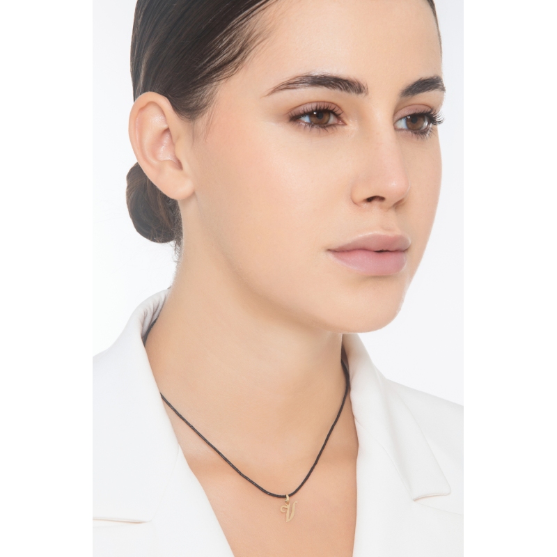Pendant with initial letter V in italic in 18k yellow gold