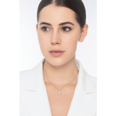 18k necklace white gold with little girl pendant in diamonds