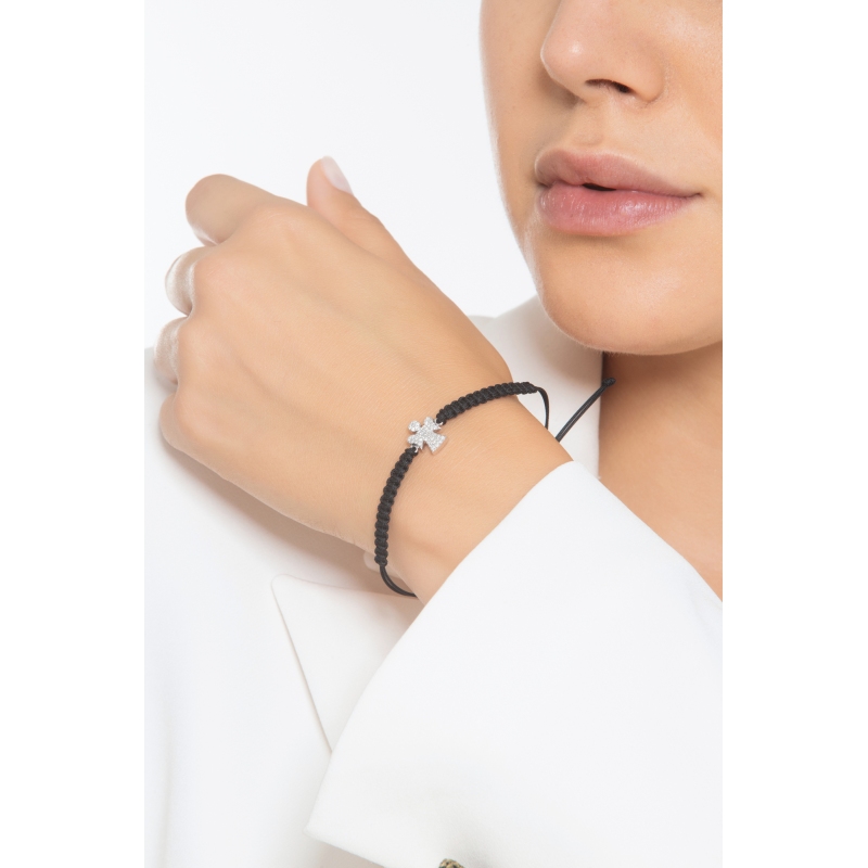 Bracelet with an angel in fabric white gold and diamonds