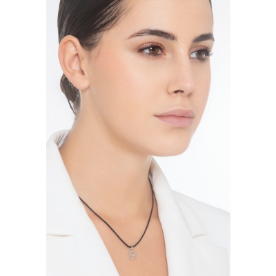 Pendant with initial letter D in italic in 18k white gold