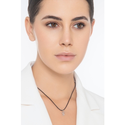 Pendant with initial letter G in italic in 18k white gold