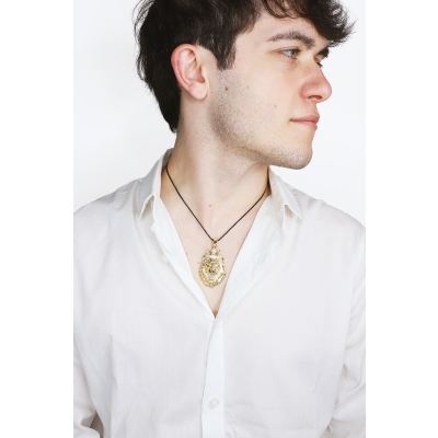 18k yellow gold lion pendant necklace