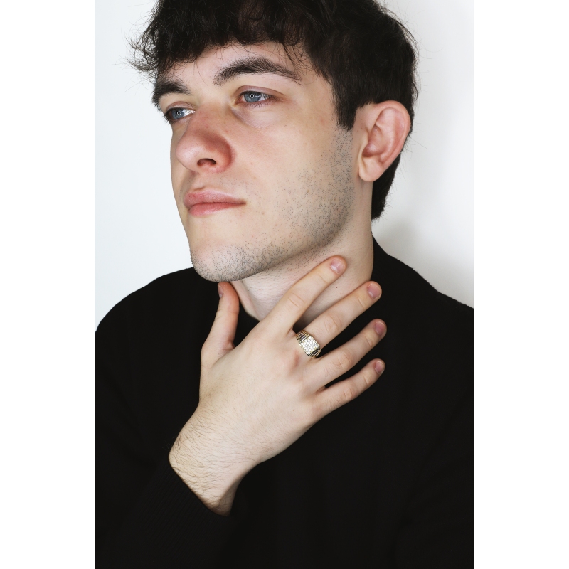 750 yellow and white gold men ring with zircons 750 yellow and white gold men ring with zircons