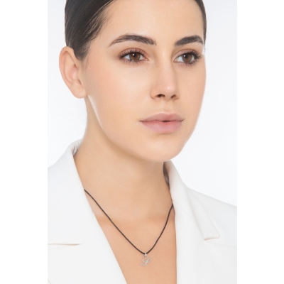 Pendant with initial letter S in italic in 18k white gold