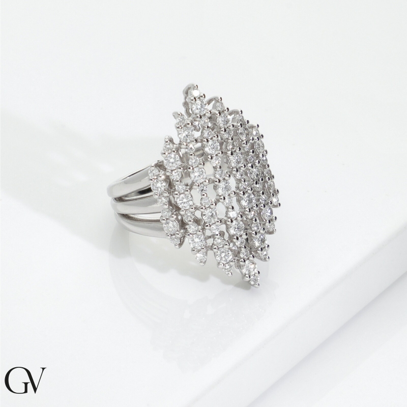 750 white gold diamonds design ring 750 white gold diamonds design ring