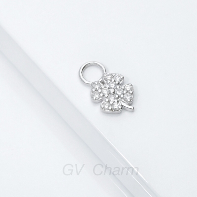 Four-leaf clover charm in white gold 18k with diamonds