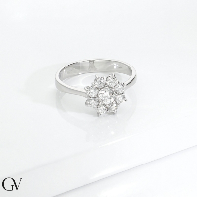 Diamond flower ring in white gold 18k