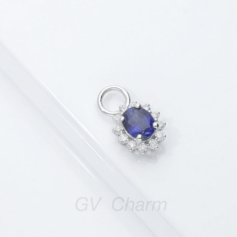 Halo charm with blue sapphire and diamonds Halo charm with blue sapphire and diamonds
