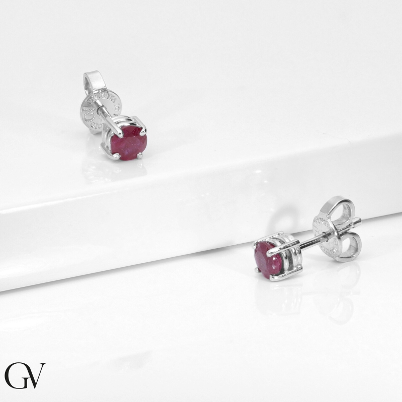 Rubies studs in white gold 18k Rubies studs in white gold 18k