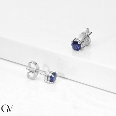 18k white gold blue sapphires studs