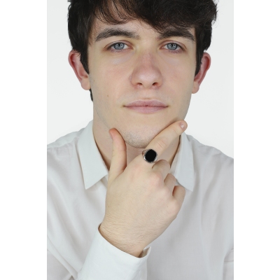 Men ring in white gold 750 with black square
