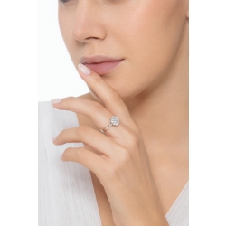 Diamond flower ring in white gold 18k 2