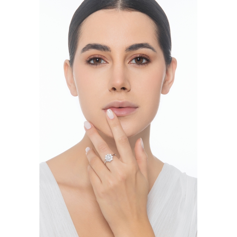 750 white gold flower diamond ring 750 white gold flower diamond ring