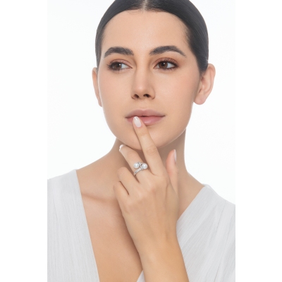 18k white gold TOI et MOI ring with pearls and diamonds