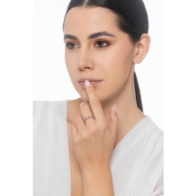 Design ring in white gold 750 with rubies and diamonds