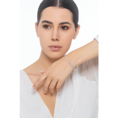 18k white gold spring bracelet with graduated diamonds