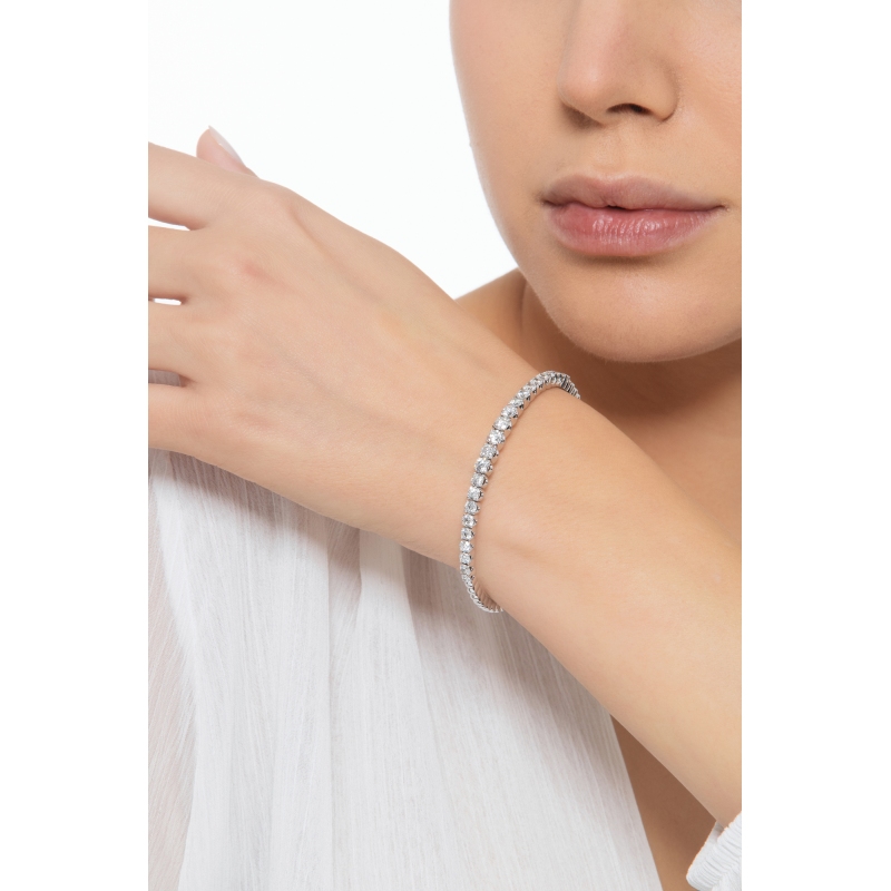Semi rigid elegant bracelet with diamonds Semi rigid elegant bracelet with diamonds