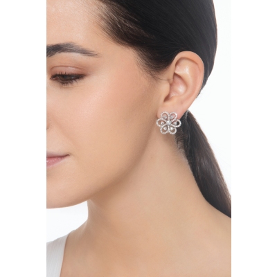 Flower earrings in white gold 750 with diamonds