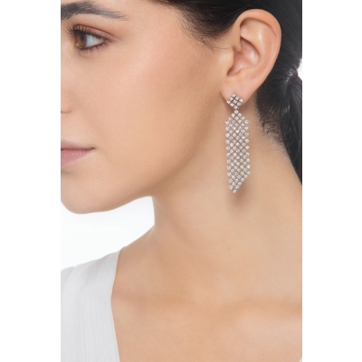 18k white gold earrings design with diamonds